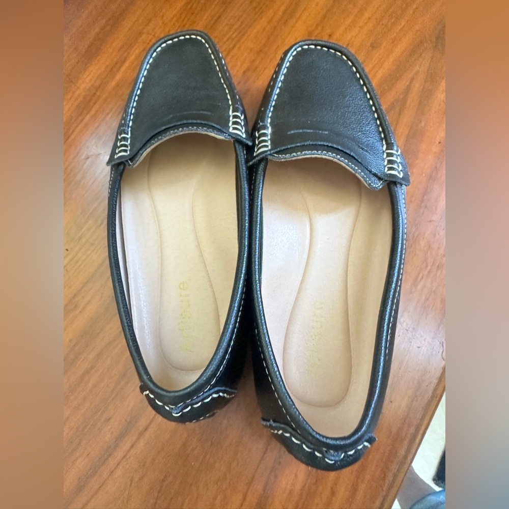 Artisure Black Leather woman’s Loafers - Picture 2 of 12